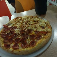 Photo taken at Domino&amp;#39;s Pizza by Layonne C. on 1/2/2017