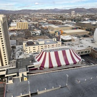 Foto diambil di Circus Circus Reno Hotel &amp;amp; Casino oleh Jason D. pada 4/22/2023