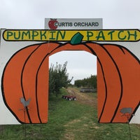 Photo taken at Curtis Orchard &amp;amp; Pumpkin Patch by John S. on 10/13/2018