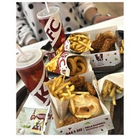 Photo taken at KFC by Zahra🥀 on 4/26/2018