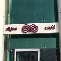 Foto tirada no(a) Dijon Cafe por Ehab B. em 11/18/2017