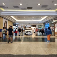 Photo taken at Plaza Shopping by Wellington M. on 9/21/2022
