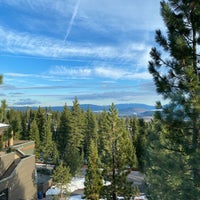 Foto tirada no(a) The Ritz-Carlton, Lake Tahoe por Dan L. em 10/30/2021