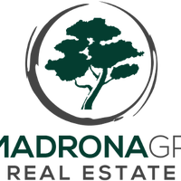 Das Foto wurde bei The Madrona Group Real Estate von The Madrona Group Real Estate am 2/26/2017 aufgenommen