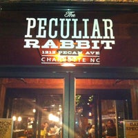 Photo prise au The Peculiar Rabbit par Joshua D. le8/22/2013