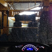 Das Foto wurde bei Auto Clean Car Wash von Unique Basri am 9/18/2013 aufgenommen