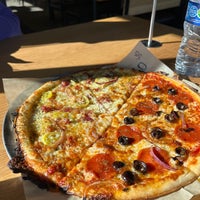 1/23/2023 tarihinde Joe O.ziyaretçi tarafından Blaze Pizza'de çekilen fotoğraf