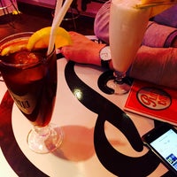Foto diambil di Plata Cocktail Bar Barcelona oleh Rob pada 2/5/2016