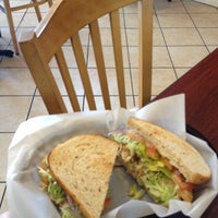 9/21/2012 tarihinde Manasee D.ziyaretçi tarafından Bite Me Sandwiches'de çekilen fotoğraf