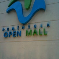 Photo taken at Península Open Mall by Felipe P. on 12/9/2012