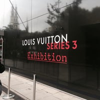 Photo taken at Louis Vuitton Series 3 by Celine P. on 10/10/2015