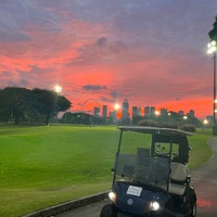 Photo taken at Marina Bay Golf Course by Juhee K. on 11/12/2022