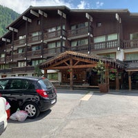 Photo taken at Les Grands Montets Hotel Argentiere by Ross B. on 6/18/2019