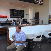 6/16/2014에 Amit K.님이 C +M (Coffee and Milk) at Westwood Gateway에서 찍은 사진