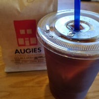 Foto diambil di Augie&amp;#39;s Coffee House oleh Darrell S. pada 6/23/2017