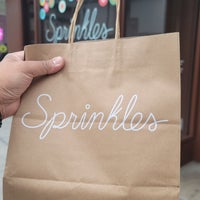 Photo taken at Sprinkles Beverly Hills Cupcakes by Darrell S. on 9/9/2022