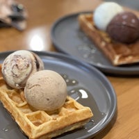 Foto tirada no(a) Merely Ice Cream por lynnder em 9/30/2022