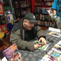 Das Foto wurde bei Comic Book Jones von Paul L. am 12/6/2012 aufgenommen