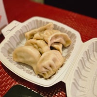 Foto tirada no(a) Five Spice Asian Cuisine por Kristina em 12/28/2023