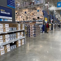 Photo taken at Lowe&amp;#39;s by Robert A. on 11/20/2020