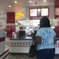 Photo taken at In-N-Out Burger by Robert A. on 2/25/2020