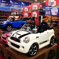 Photo taken at Toys&amp;quot;R&amp;quot;Us by Sut-Mie G. on 12/21/2012