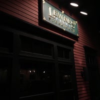 Снимок сделан в Lewnes&amp;#39; Steakhouse пользователем rinux 9/19/2017