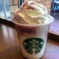 Photo taken at Starbucks by Karin on 8/18/2022