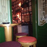 5/12/2013 tarihinde Zu J.ziyaretçi tarafından Clé Cafe-Lounge Bar'de çekilen fotoğraf