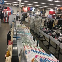 Photo taken at Old Navy by Haslyn H. on 7/23/2018