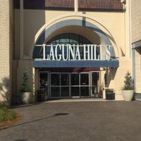 Foto tirada no(a) Laguna Hills Mall por Robin P. em 8/21/2017