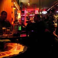 รูปภาพถ่ายที่ Hunter&amp;#39;s Bar โดย Ilker เมื่อ 11/21/2012