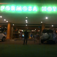 Photo taken at Formosa Hotel by Wuakwaaw on 12/10/2012
