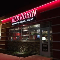 Photo taken at Red Robin Gourmet Burgers and Brews by Okan B. on 4/21/2015