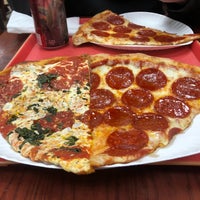 4/23/2018 tarihinde Brad F.ziyaretçi tarafından Picasso Pizzeria'de çekilen fotoğraf