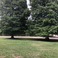 รูปภาพถ่ายที่ Lafreniere Park โดย AKB เมื่อ 6/26/2019