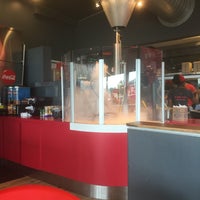 5/18/2017にAKBがAtomic Burgerで撮った写真