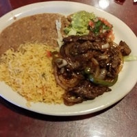 6/23/2014 tarihinde Christian W.ziyaretçi tarafından Ernesto&amp;#39;s Mexican Restaurant'de çekilen fotoğraf