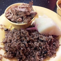 12/19/2012 tarihinde Mercy R.ziyaretçi tarafından Rice and Beans Cocina Latina'de çekilen fotoğraf