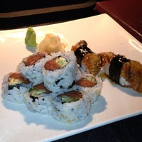 Foto diambil di Ronin Sushi &amp; Sake Bar oleh Ed G. pada 11/18/2012