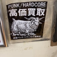 Photo taken at disk union 渋谷パンク・ヘヴィメタル館 by ニョブ ナ. on 12/27/2020