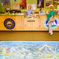 Foto tirada no(a) White Mountains Visitor Center por Mike L. em 7/9/2015