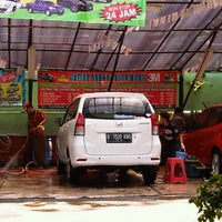 Photo taken at Suranta Jaya (24 hours Car Wash) by Achmad Pulung Y. on 3/17/2013