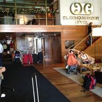 Foto diambil di El Conquistador oleh Oscar M. pada 12/25/2012