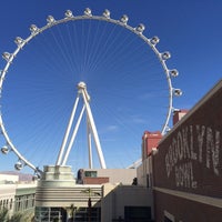2/22/2014 tarihinde Max B.ziyaretçi tarafından Brooklyn Bowl Las Vegas'de çekilen fotoğraf