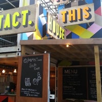 รูปภาพถ่ายที่ MVMNT Cafe โดย Nick B. เมื่อ 11/11/2012