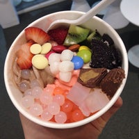 1/11/2014 tarihinde Mei Li K.ziyaretçi tarafından Story In A Cup - Premium Self Serve Frozen Yoghurt'de çekilen fotoğraf