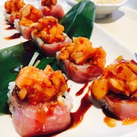 Снимок сделан в It&amp;#39;s Tabu Sushi Bar &amp;amp; Grill пользователем Cathy N. 5/21/2015