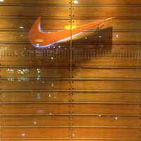 nike robinsons galleria