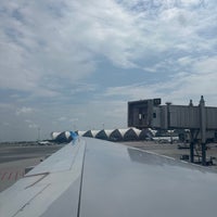 Photo taken at Gate E4 by Bo 6rooq 🫰🏼 ♈. on 6/13/2023